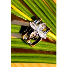 Monalisa Home Lüks Çelik Gümüş Renk Kıkırdak Küpe