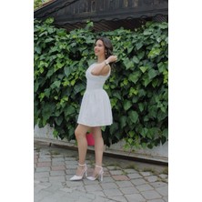 Beyaz Fistolu Düğme Detaylı Mini Elbise