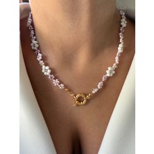 Lusora Accesory Pembe Beyaz Mini Çiçek Boncuklu El Yapımı Gold Detaylı Kolye