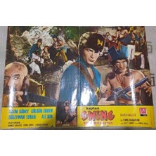 Kaptan Swing Korkusuz Kaptan Filmi Orijinal Afişeti, Salih Güney, Süleyman Turan, Ali Şen
dönemin Orijinal Nadir Afişidir, Kuşe Kağıda BASILIDIR.
50X68 cm