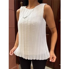 Beyaz Koton Viskon Pileli Kolsuz Bluz