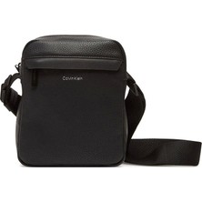 Calvin Klein Must Erkek Deri Askılı Çanta LV04D3083G-UB1 Casual Kullanım için Ergonomik Tasarım ve Şık Görünüm
