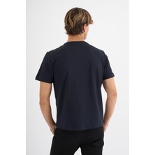 Erkek Lacivert %100 Pamuklu Standart Kalıp  Likralı Basic T-Shirt
