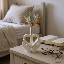 El Yapımı Kalp Figürlü Dekoratif Vazo – Porselen Tozu, 12.5 cm