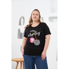 Taş Işlemeli Kiraz Desenli Büyük Beden Tişört Siyah