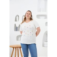 Boncuk ve Taş Işlemeli Büyük Beden Tişört Beyaz