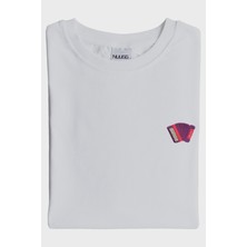 NUUGG Akordeon Nakışlı Beyaz Tişört – Müzik Tutkunlarına Özel