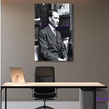 Tekli Dikey Kanvas Ofis Tablosu Siyah Beyaz Ileriye Bakan Atatürk