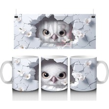 Beyaz Çiçekler Arasında Keskin Gözlü Baykuş – Baskılı Kahve Kupası