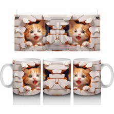 Çatlak Duvar Arasında Sevimli Yavru Kediler – Baskılı Kahve Kupası