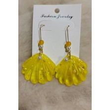 Parlak Kabuk Küpe: Tarzınıza Işıltı Katın