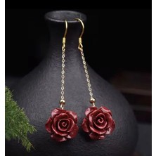 Şıklığınızı Tamamlayacak Kırmızı Çiçek Model Kadın Küpe