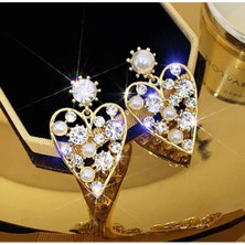 Zarif Kalp Model Taşlı ve Inci Detaylı Küpe ile Şıklığınızı Tamamlayın