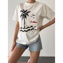 Erica Beyaz Baskılı Nakışlı Tshirt