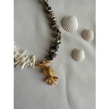 Lusora Accesory Gold Balık Uçlu Dalmaçyalı Jasper ve Mercan Taşlı Özel Tasarım Kolye"