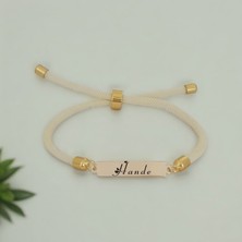 Altın Plakalı 14 Ayar Hande Ismine Özel Beyaz Örgü Ipli Dikdörtgen Figürlü Hediye BILEKLIK-413ISIM