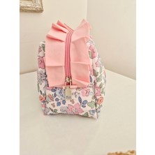Baby Kangaroo Pembe Çiçekli Makyaj Çantası – Pileli Fırfırlı , %100 Pamuklu Kapitoneli , Büyük Boy Organizer Çanta