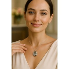 Kapaklı Alya Model Kadın Gümüş Kolye