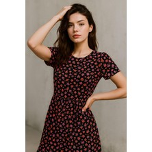 Rich Kadın Bisiklet Yaka Pembe Desenli Mini Elbise