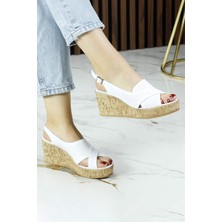 Erkan Saçmacı Serie Beyaz Hakiki Dana Derisi Delik Detaylı Mantar Taban Görünümlü Dolgu Topuklu Slingback Sandalet