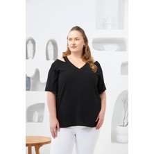 Yaka Detaylı Büyük Beden Bluz Siyah