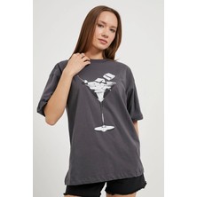 Bisiklet Yaka Kadeh Baskılı % 100 Pamuk Rahat Kalıp T-Shirt