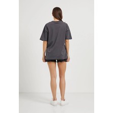 Bisiklet Yaka Kadeh Baskılı % 100 Pamuk Rahat Kalıp T-Shirt