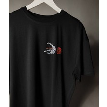 Love Kills –minimal Baskılı Unisex Tişört