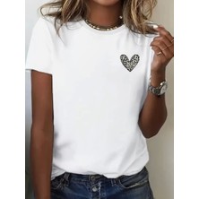 Kadınlar Için Şık Leopar Kalp Baskılı Günlük Tişört - Büyük Beden, Makinede Yıkanabilir, Sevgililer Günü & Günlük Kıyafetler Için Mükemmel- Beyaz