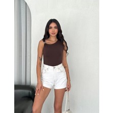 Osy Modal Yumuşak Dokulu Kumaş Bisiklet Yaka Kadın Sıfır Kol Bluz Omuz Toka Aksesuar Detaylı - Kahverengi