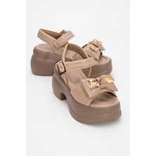 Luvi Merıda Koyu Bej Tokalı Dolgutabanlı Kadın Sandalet