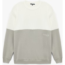 Koton Oversize Uzun Kollu Renk Bloklu Baskı Detaylı Bisiklet Yaka Sweatshirt