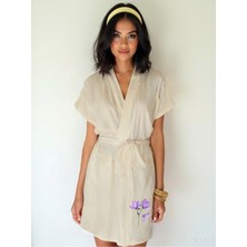 Mor Çiçek ve Kelebek Görselli Ekru Renk Düşük Kol Müslin Kimono