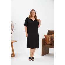 Yaka Detaylı Yırtmaçlı Büyük Beden Elbise Siyah