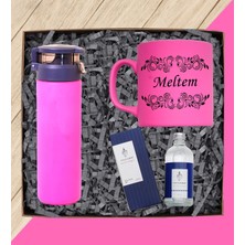 Kişiye Özel Pembe Renk Isimli Kupa Bardak Pembe Renk Suluk ve Kolonya Seti