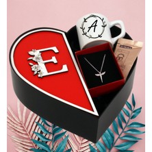 Kişiye Özel Baş Harf Tasarımlı Kalp Kutu Melek Kolye ve Baş Harf Tasarımlı Türk Kahvesi Fincanı