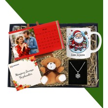 Kişiye Özel Yılbaşı Hediyesi Yatay Renkli Masaüstü Her Ay Için Özel 12 Fotoğraflı Masa Takvimi ve Kupa Bardak Peluş Ayıcık Kartanesi Gümüş Kaplama Kolye