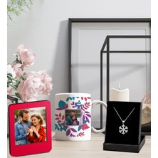 Kişiye Özel Resimli Fotoğraf Tasarımlı Kupa ve Resimli Kırmızı Çerçeve ve Kartanesi Figürlü Kolye