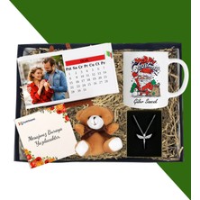 Kişiye Özel Yılbaşı Hediyesi Yatay Masaüstü Her Ay Için Özel 12 Fotoğraflı Masa Takvimi ve Kupa Bardak Peluş Ayıcık Melek Gümüş Kaplama Kolye