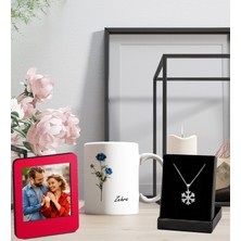 Kişiye Özel Isim Tasarımlı Kupa ve Resimli Kırmızı Çerçeve ve Kartanesi Figürlü Kolye