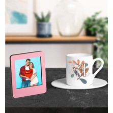 Kişiye Özel Baş Harf  Yaprak Desenli Tasarımlı Türk Kahve Fincanı ve Resimli Pembe Çerçeve