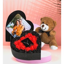 Kişiye Özel Kalp Kutuda Fotoğraflı Harfli New Kalp Kutu Çiçek Sevimli Peluş Ayıcık Sevgiliye Özel (Siyah)