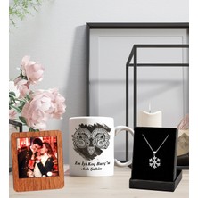 Kişiye Özel Tüm Burç ve Isim Soyisim Tasarımlı Kupa Bardak Resimli Ahşap Kahve Çerçeve ve Kartanesi Kolye Set.