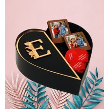 Kişiye Özel Kalpli Kutu Baş Harf Tasarımlı Kalp Kutu ve Çift Çerceve ve Aşk Sözleri