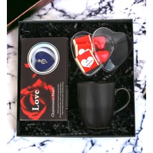 Istiridye Içinde Gerçek Inci Kolye & Kupa Bardak Kalpli Kutuda Kalpve Madlen Çikolata Set (Siyah)