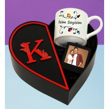 Kişiye Özel Baş Harf Tasarımlı Kalp Kutu Çerçeve ve Isim Soyisim Tasarımlı Fincan