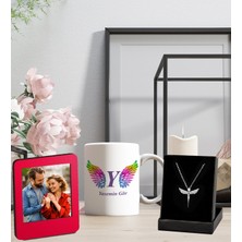 Kişiye Özel Baş Harf ve Isim Soyisim Tasarımlı Kupa Bardak ve Resimli Kırmızı Çerçeve Melek Figürlü Kolye