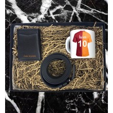 Kişiye Özel Premium Sarı Kırmızı Taraftar Forma Tasarımlı Kupa Bardak Mekanizmalı Cüzdan Kemer Özel Hediye Seti