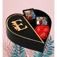 Kişiye Özel Aynalı Pleksi Baş Harf Tasarımlı Kalp Kutu ve Siyah Çerçeve ve Aşk Sözleri (Siyah-Altın)