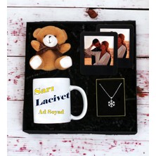 Kişiye Özel Sarı Lacivert Taraftar Isim Soyisim Tasarımlı Kupa Bardak Peluş Ayıcık Anahtarlı Ahşap Siyah Çerçeve ve Kartanesi Kolye Seti